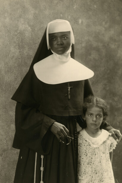 Doris Ulmann (American, 1882–1934)
Member of the Order of Sisters of the Holy Family and Child (probably a student), New Orleans, LA, December 1931 Posthumous gelatin silver print, printed by Samuel Lifshey, ca. 1934–37, 8 x 6 inches. Berea College Art Collection, Bequest of Doris Ulmann, Accession