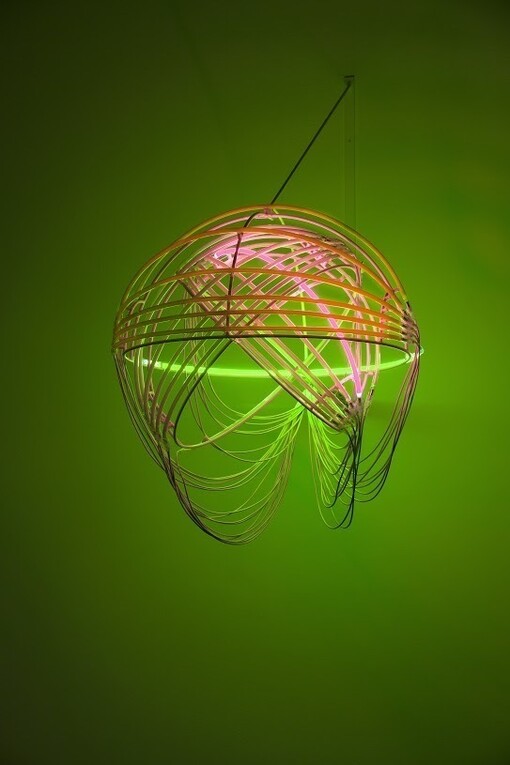 Carsten Höller,
Half Clock, 2014,
Installation view: Carsten Höller: LEBEN, TBA21–Augarten, 2014
© 2015 Carsten Höller. Courtesy the artist and TBA21 Collection,
Photo © Attilio Maranzano / Bildrecht, Vienna, 2014