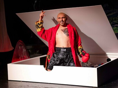 Männerphantasien. Courtesy of the Deutsches Theater