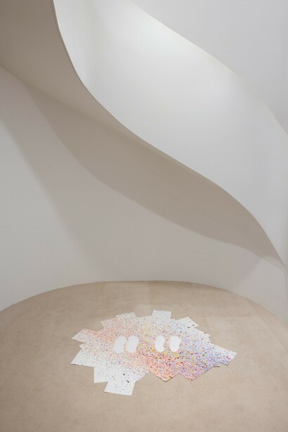 Sarah Sze, Pictures at an exhibition, exhibition view. Courtesy of Gagosian Gallery