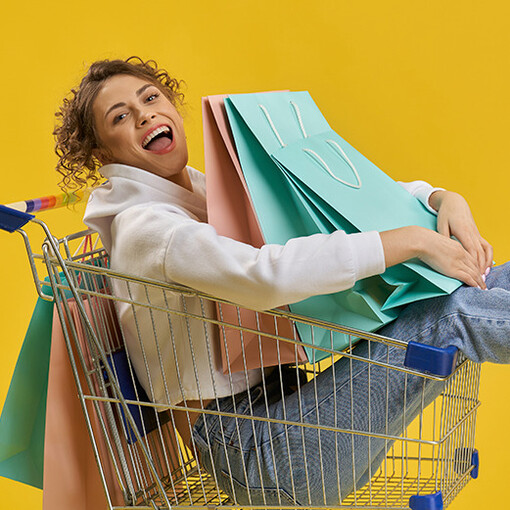 Consumidora. O consumo como uma forma de prazer exacerbada facilmente confundida com a felicidade