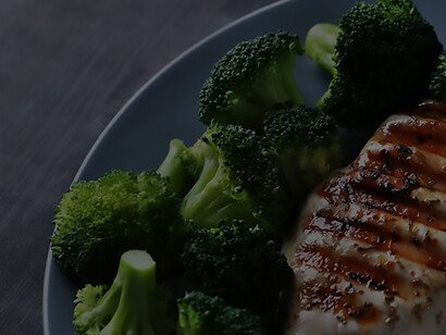 Grilled chicken breast with broccoli