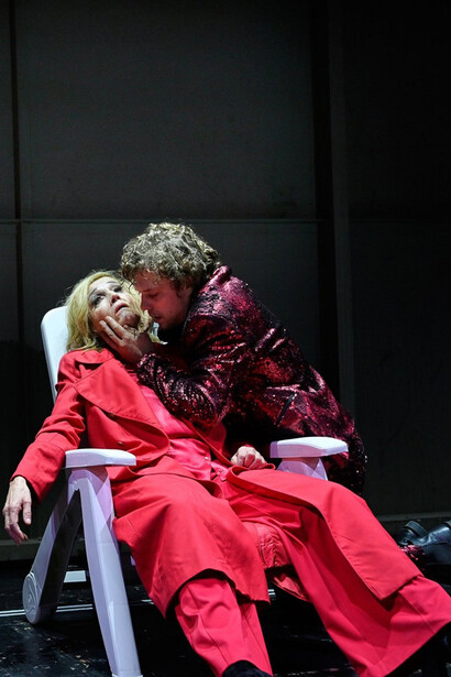 Eines langen tages reise in die nacht. Courtesy of the Deutsches Theater