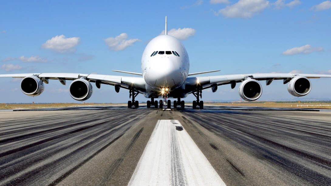 Un A-380 en la pista de despegue