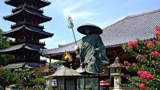Bronze statue of Kūkai in front of Motoyama-ji’s Main Hall in Mitoyo, Kagawa Prefecture, Japan
