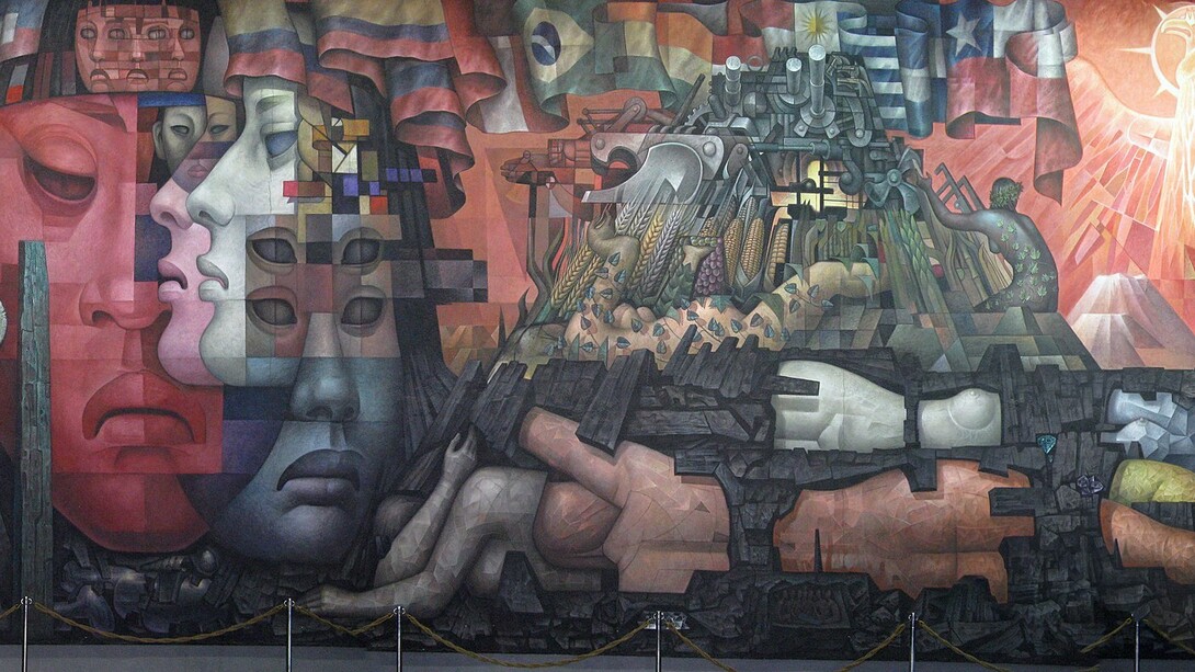 Detalle del mural "Presencia de América Latina", Casa del Arte, Universidad de Concepción, Chile; obra hecha en 300 metros cuadrados por el artista Jorge González Camarena entre 1964 y 1965