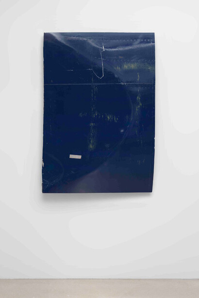 Michail Pirgelis, Sweatshirt, 2013 Aluminium, Titan, Lacquer 125 x 87 x 10 cm
