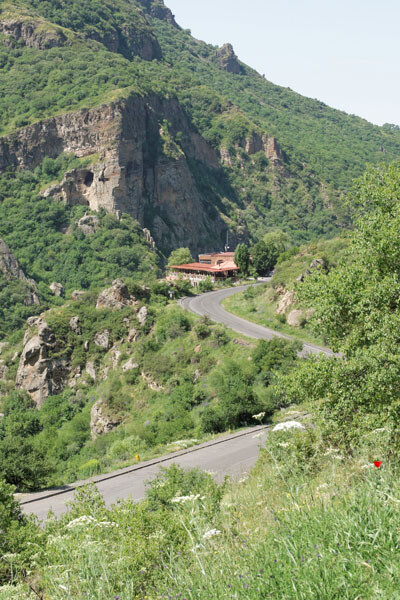 El monasterio fue llamado originariamente Ayrivank, significando con ello «el Monasterio de la Cueva». El nombre usado habitualmente para el monasterio, hoy en día, es Geghard, Azat, Armenia