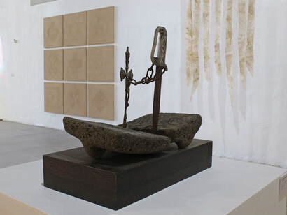 Rodolfo Morales, "Mar y Cruz", Fotografía de Alexander Chávez Gould, Mesoamérica Tierra de Huellas, 2023-2024