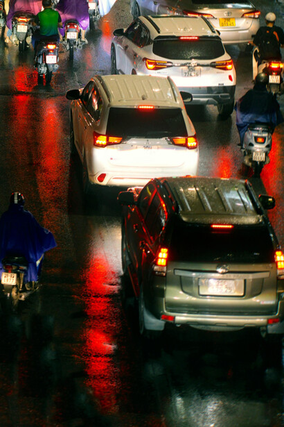 Investir no desenvolvimento da inteligência emocional é fundamental para transformar desafios em oportunidades e construir um futuro emocionalmente saudável