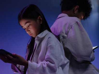 Even in moments of connection, screens often steal the spotlight, highlighting how social media’s grip on today’s youth can overshadow real-life interactions