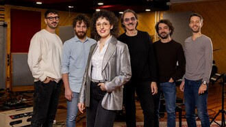La cantante è una musicista jazz italiana che costruisce la propria identità artistica attraverso ricerca, studio e esperienza diretta del linguaggio jazz. In copertina Perla Palmieri feat. Max Ionata