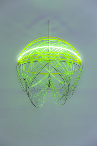 Carsten Höller,
Half Clock, 2014,
Installation view: Carsten Höller: LEBEN, TBA21–Augarten, 2014
© 2015 Carsten Höller. Courtesy the artist and TBA21 Collection,
Photo © Attilio Maranzano / Bildrecht, Vienna, 2014