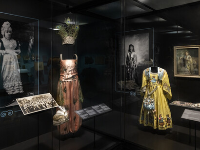 Costume balls. Dressing up history, 1870-1927, exhibition view. Courtesy of McCord Stewart Museum