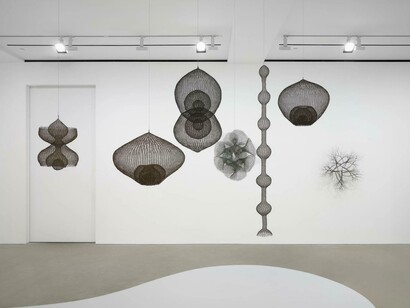 Ruth Asawa, Doing is living, exhibition view. Courtesy of David Zwirner