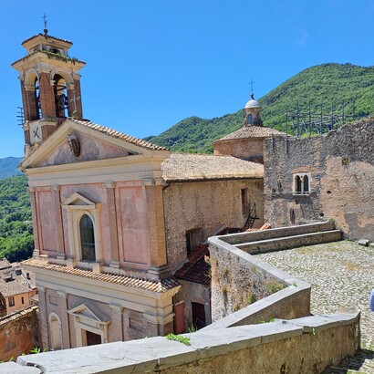 Chiesa del SS. Salvatore attigua al Castello Massimo, Arsoli Roma, Italia, ph. Roberto Luciani