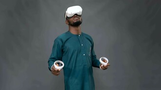 Métavers. À l'avenir, des projections holographiques, lunettes VR ou implants cérébraux supprimeront probablement les casques encombrants