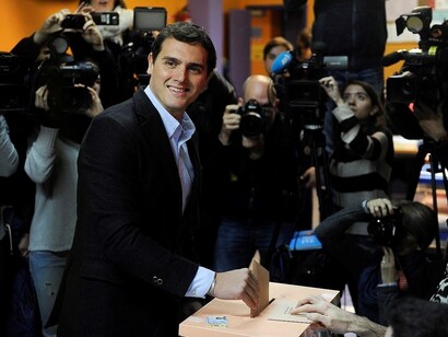 Añbert Rivera votando