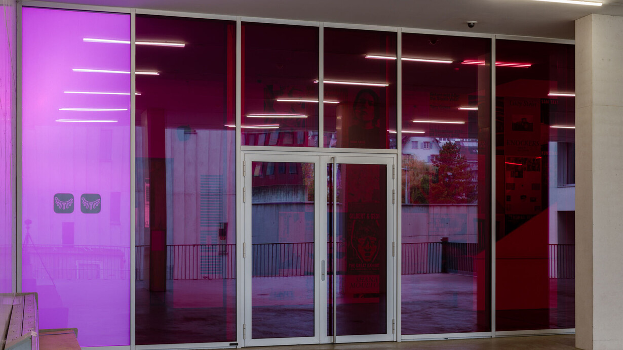 Linda Semadeni, Screen recordings, exhibition view. Courtesy of Migros Museum