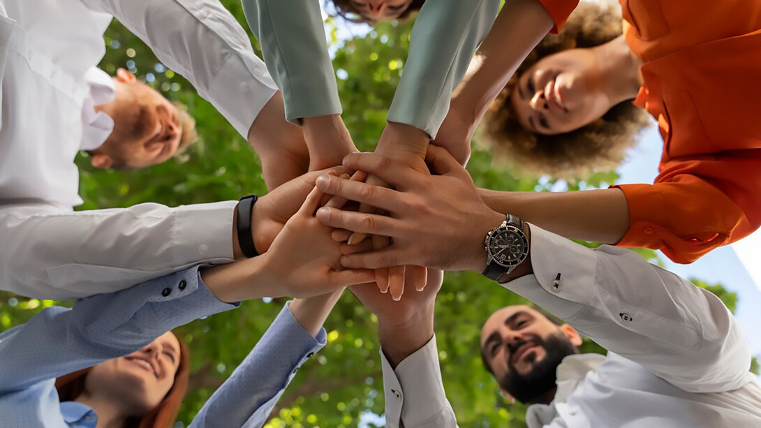Promoting workplace collaboration and mutual support between men and women is a cornerstone of feminism, equality