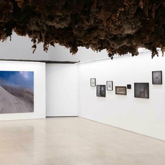 Laura Ferro, Black wool, exhibition view. Courtesy of Larivière Foundation