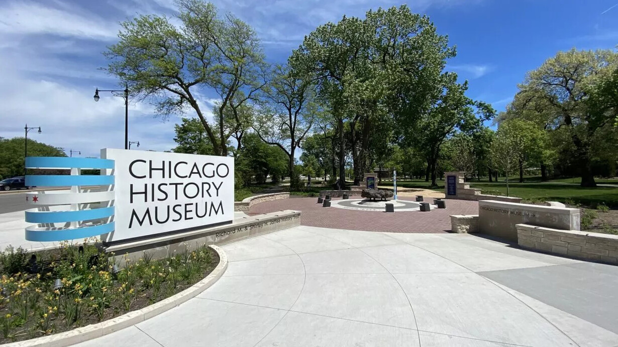 The Richard M. and Shirley H. Jaffee history trail, exhibition view. Courtesy of the Chicago History Museum