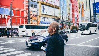 L'attesa non come vuoto passivo ma come atto politico: un ribaltamento radicale dell'idea di produttività che rivendica il diritto alla maturazione di un pensiero