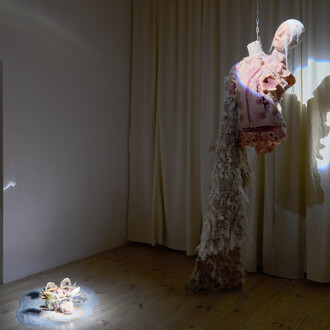 Various artists, Bleed through, exhibition view. Courtesy of Galerie 35M2