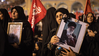 El multitudinario funeral de Alí Jamenei reabrió el debate sobre la sucesión del liderazgo iraní y el fortalecimiento político del régimen tras meses de conflicto