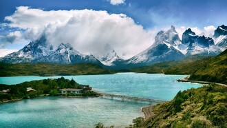 La vera crisi di un Paese non riguarda solo economia o politica, ma anche la perdita della capacità di riconoscere ciò che dovrebbe mettere in discussione la società. Torres del Paine National Park, Cile