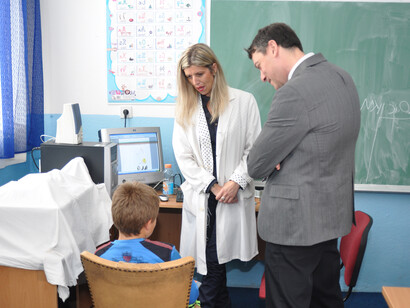 Ambassador Oryan is watching a treatment of disability. Credit for the photos: Pierre Lavi - Lavi P. Enterprises LTD.