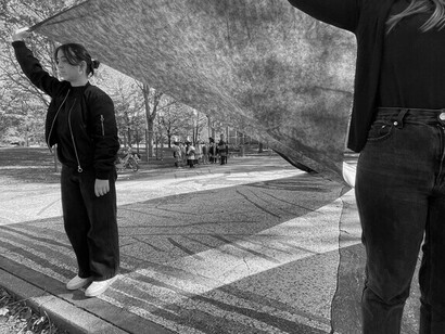Funeral rite, Opera in black created on 8 November for the 2023 Mosaic Biennale, Ravenna, Italy (photo by Sara Maioli)