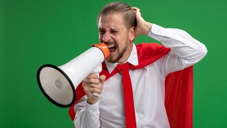 La satira politica è lo specchio deformante della realtà che rivela verità scomode attraverso il sorriso