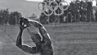 Les Jeux Olympiques. Lorsqu'on compare les Jeux Olympiques de Paris en 1924 à ceux prévus en 2024 dans la même ville, les différences sont frappantes et témoignent de l'évolution du mouvement olympique au fil du temps