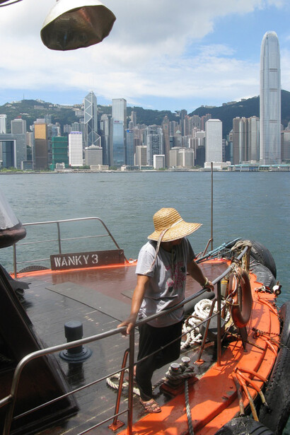 Il suggestivo skyline di Hong Kong visto dal molo di Tsim Sha Tsui