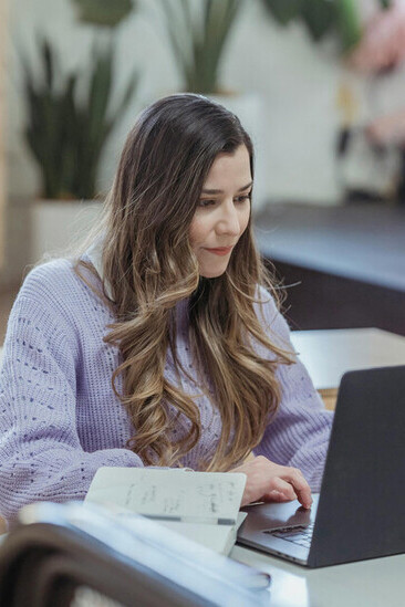 Especialista em marketing digital anota tendências de copywriting para 2024