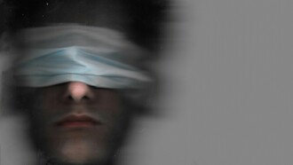 In "Cecità", la perdita della vista è fisica e collettiva; in "Cattedrale", è interiore e individuale: entrambi raccontano un'umanità che impara a vedere solo quando smette di guardare