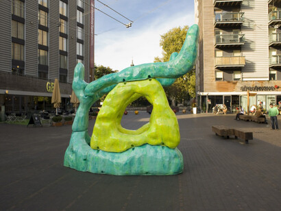 Karen Tang ‘Synapsid’, 2014, Sculpture at Bermondsey Square: Commission 1, Image Courtesy of Vitrine, Photographer Jonathan Bassett